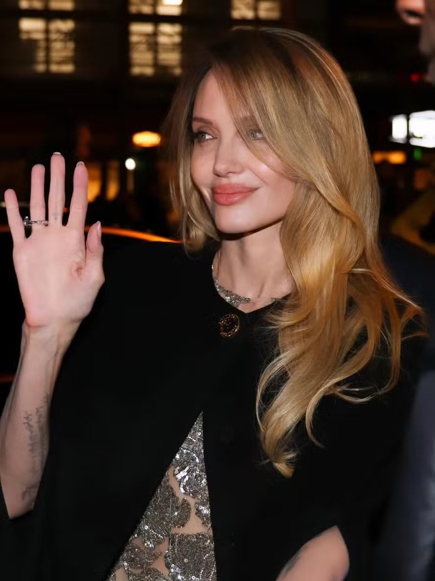 Loiro suede: a cor de cabelo que promete dominar o inverno 2026